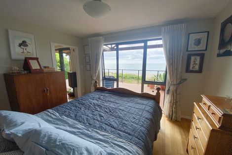 Photo of property in 72 Beach Road, Collingwood, 7073