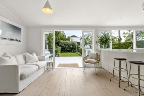 Photo of property in 14 Beaconsfield Street, Devonport, Auckland, 0624