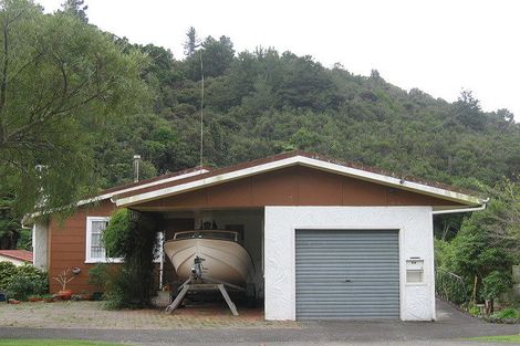 Photo of property in 66 Raukawa Street, Stokes Valley, Lower Hutt, 5019