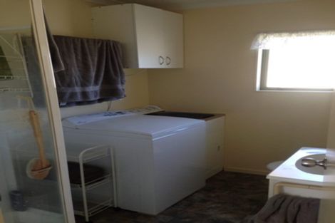 Photo of property in 14 Oxford Street, Fairfield, Hamilton, 3214