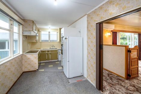 Photo of property in 16 Taylor Street, Carterton, 5713