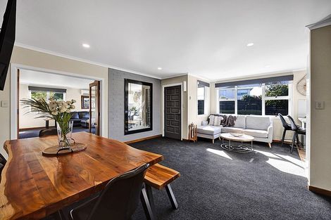 Photo of property in 12 Green Lane, Hawera, 4610