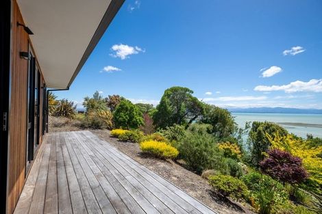 Photo of property in 94 Queens Road, Stepneyville, Nelson, 7010