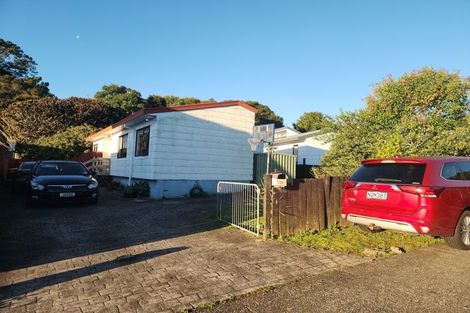 Photo of property in 75 Meadowvale Rise, Titirangi, Auckland, 0604