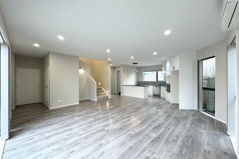 Photo of property in 6c St Catherine Crescent, West Harbour, Auckland, 0618