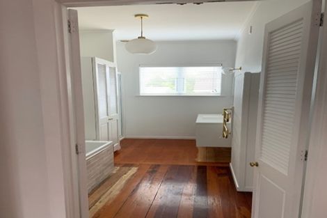 Photo of property in 66 Moire Road, Massey, Auckland, 0614