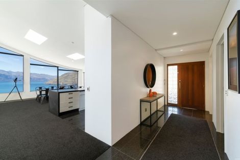 Photo of property in 9 Vanda Place, Fernhill, Queenstown, 9300