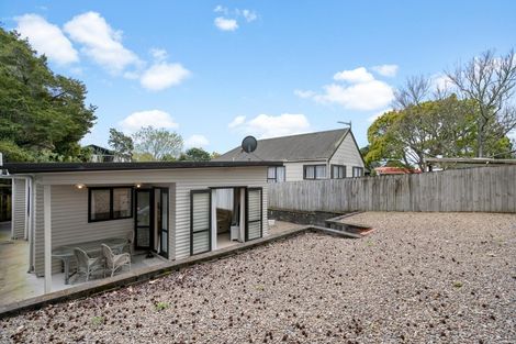 Photo of property in 2 Glucina Place, Glen Eden, Auckland, 0602