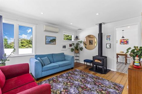 Photo of property in 65 Airlie Road, Plimmerton, Porirua, 5026