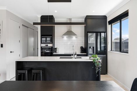 Photo of property in 4 Orawahi Road, Glenbrook, 2681