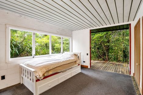 Photo of property in 1/51 Quinns Road, Waiatarua, Auckland, 0612
