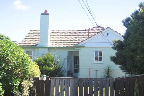 Photo of property in 32 Kaihuia Street, Northland, Wellington, 6012