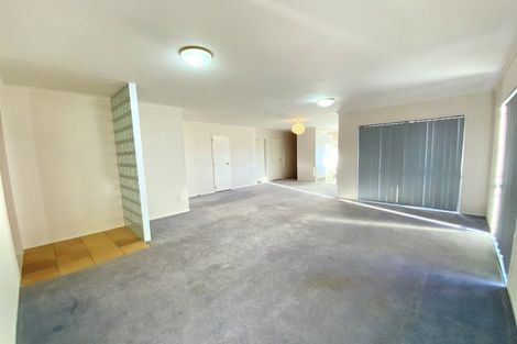 Photo of property in 11 Newbegin Place, Weymouth, Auckland, 2103
