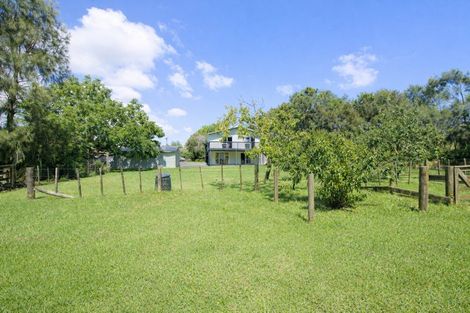 Photo of property in 14 Lyon Road, Waimauku, 0883