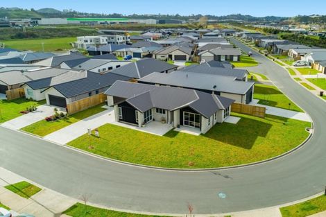Photo of property in 52 Awataha Crescent, Pyes Pa, Tauranga, 3110