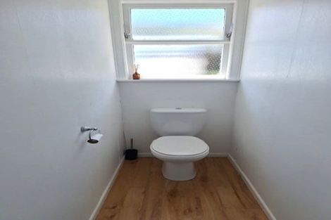 Photo of property in 17 Cypress Drive, Maungaraki, Lower Hutt, 5010