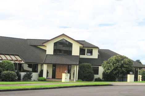 Photo of property in 16 Estuary Views, Shelly Park, Auckland, 2014