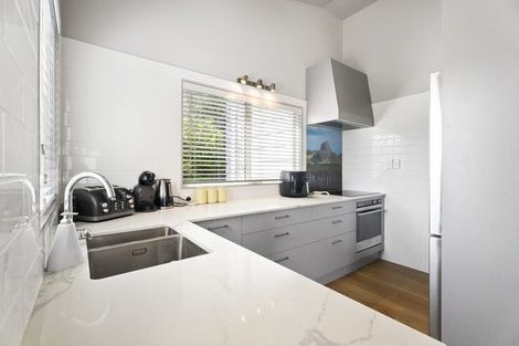 Photo of property in 1/28a Tamahere Drive, Glenfield, Auckland, 0629