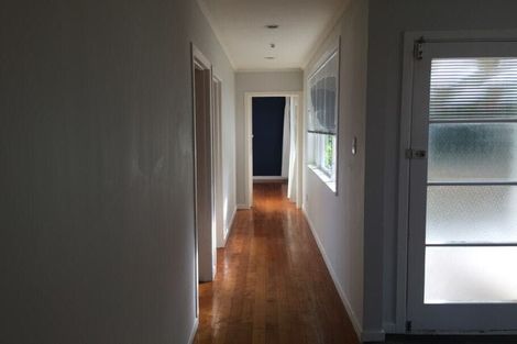 Photo of property in 37a Luckens Road, West Harbour, Auckland, 0618