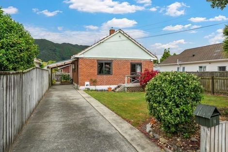 Photo of property in 16 Brook Street, Waiwhetu, Lower Hutt, 5010
