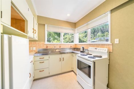 Photo of property in 96 Pinehaven Road, Pinehaven, Upper Hutt, 5019