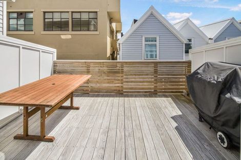 Photo of property in Pirie Street Townhouses, 27/35 Pirie Street, Mount Victoria, Wellington, 6011