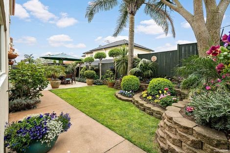 Photo of property in 12 Brooke Ridge Rise, East Tamaki Heights, Auckland, 2016