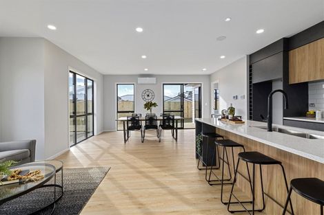 Photo of property in 51 Vinistra Road, Kumeu, 0810