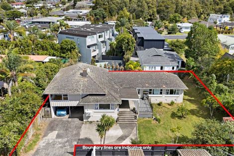 Photo of property in 2/13 Ocean View Road, Hillcrest, Auckland, 0627