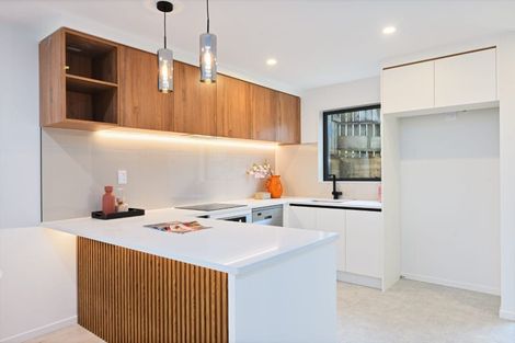 Photo of property in 114 Hyperion Drive, Randwick Park, Auckland, 2105
