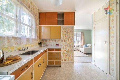 Photo of property in 6 Foster Street, Taita, Lower Hutt, 5011