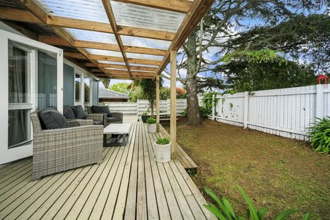 Photo of property in 1/1 Tainui Street, Torbay, Auckland, 0630