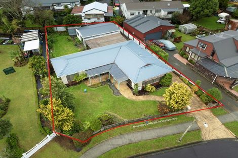 Photo of property in 8 Godwit Place, Waiuku, 2123