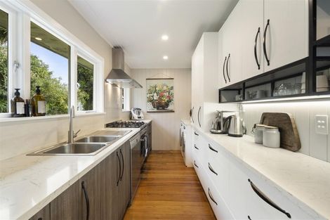 Photo of property in 29 Mcintyre Road, Mangere Bridge, Auckland, 2022