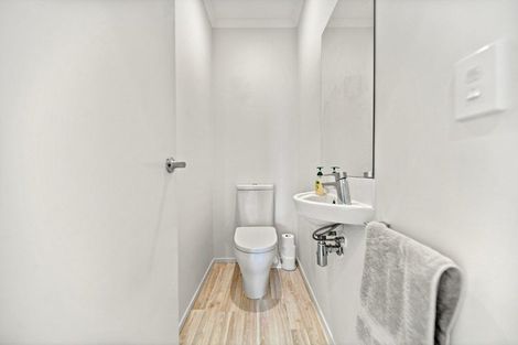 Photo of property in 37 Matairangi Avenue, Totara Heights, Auckland, 2105