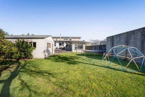 Photo of property in 6 Kowhai Street, Inglewood, 4330
