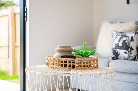 Photo of property in 51b Crestview Rise, Papakura, 2110