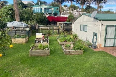 Photo of property in 40 Matauwhi Road, Russell, 0202