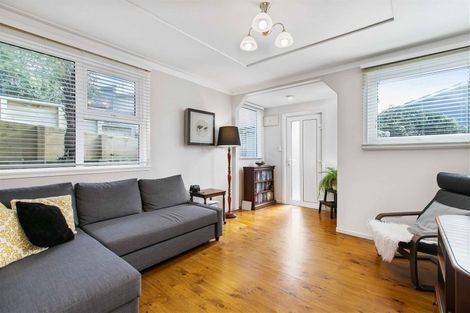 Photo of property in 55 Sunset Road, Totara Vale, Auckland, 0632