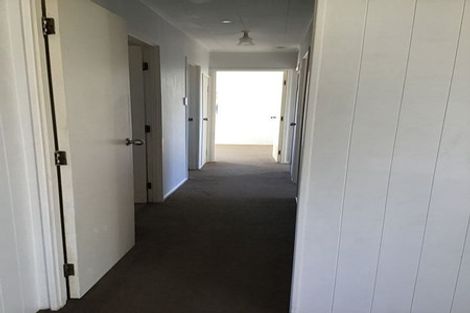 Photo of property in 14 Innismara Avenue, Wattle Downs, Auckland, 2103