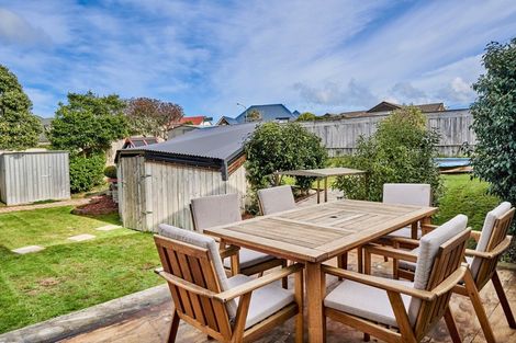 Photo of property in 74 Cypress Drive, Maungaraki, Lower Hutt, 5010