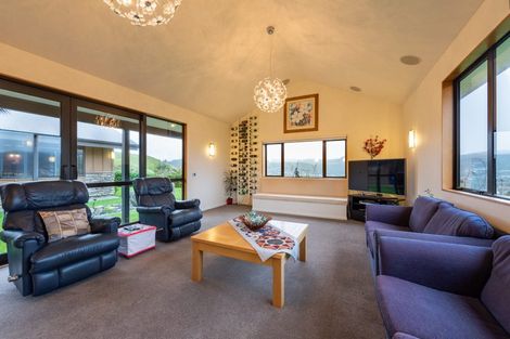 Photo of property in 104 Bing Lucas Drive, Tawa, Wellington, 5028