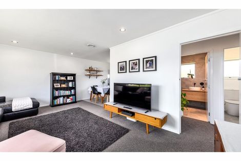 Photo of property in 1b Karaka Street, New Lynn, Auckland, 0600