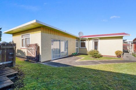 Photo of property in 21 Raupo Street, Castlecliff, Whanganui, 4501
