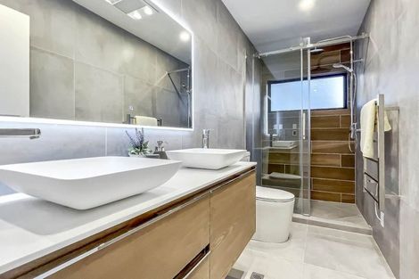 Photo of property in 47a Takutai Avenue, Half Moon Bay, Auckland, 2012