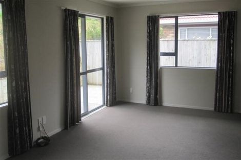 Photo of property in 12 Mcewen Crescent, Riverstone Terraces, Upper Hutt, 5018