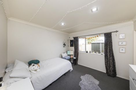 Photo of property in 9 Dryden Court, Kelvin Grove, Palmerston North, 4414