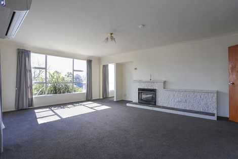 Photo of property in 53 Martbern Crescent, Bishopdale, Christchurch, 8053