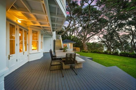 Photo of property in 36 Queen Street, Northcote Point, Auckland, 0627
