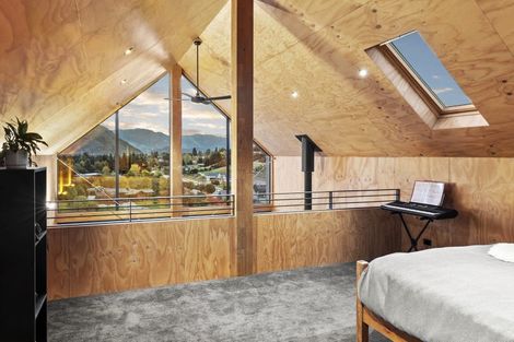 Photo of property in 4 Highfield Ridge, Wanaka, 9305